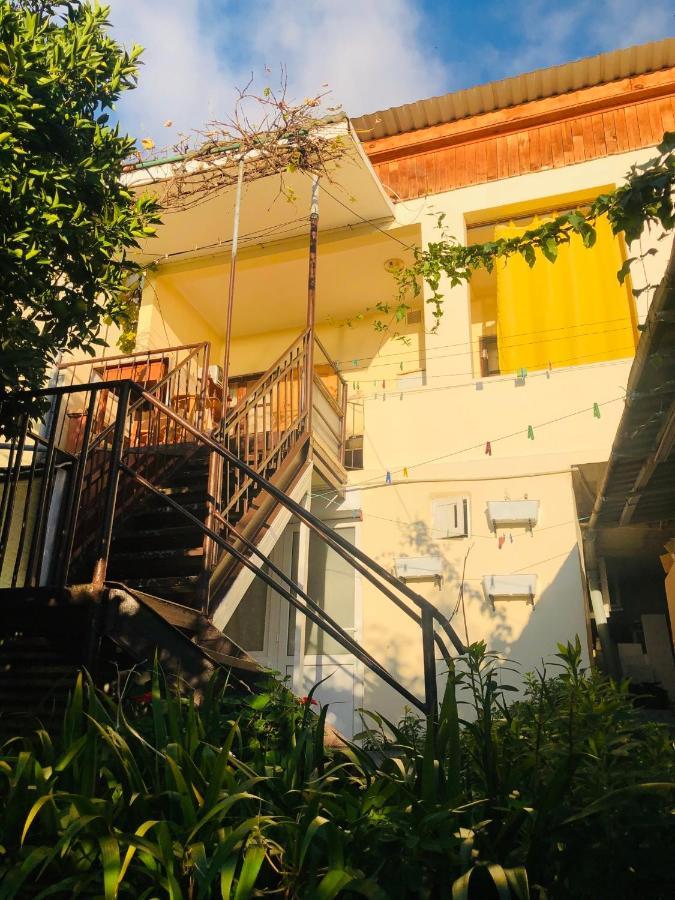 Гостевой Дом «Лиза» Gagra Exterior photo